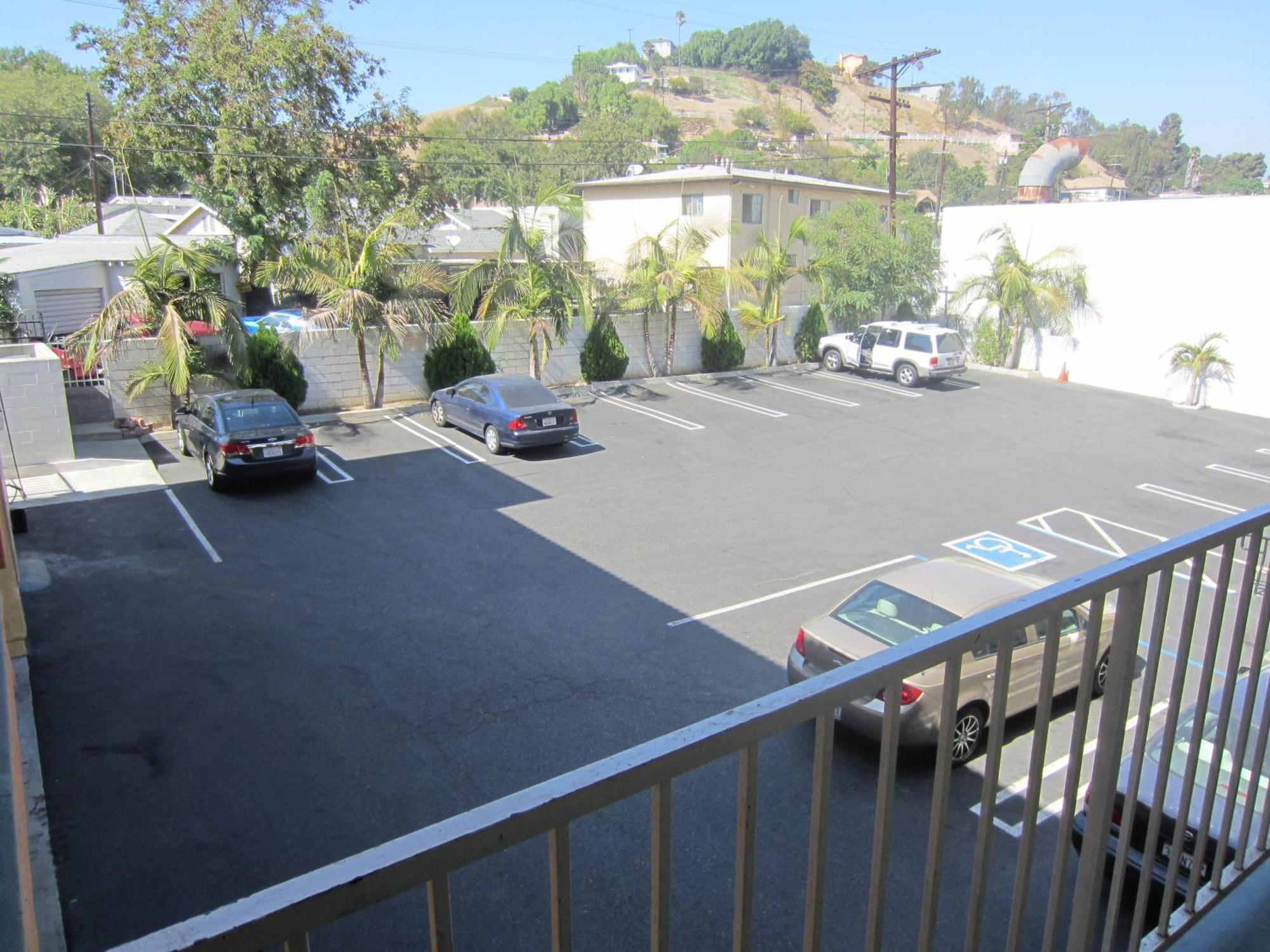 Starlight Inn, Valley Blvd - Downtown La — Photos 3